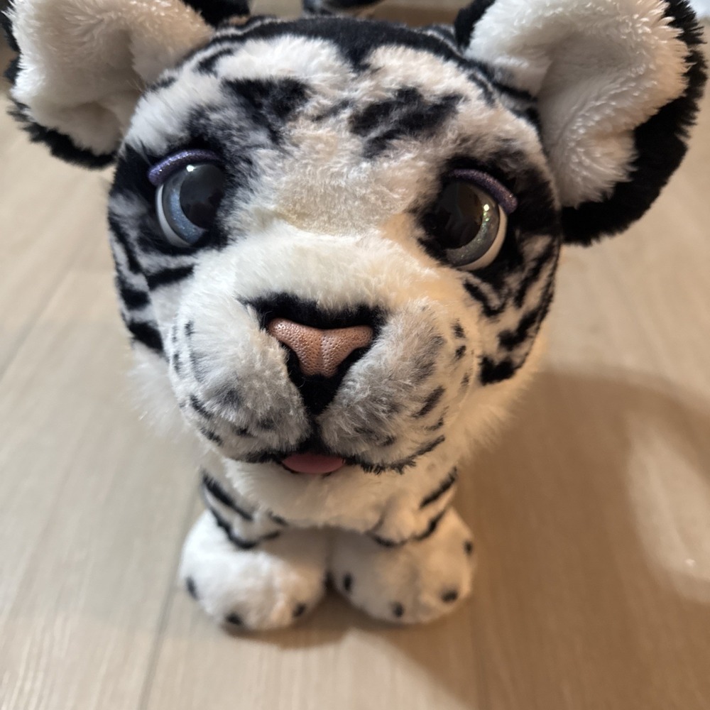 FurReal Roarin' White White Tiger‎ Interactive Toy R Us Exclusive 2017 Tested